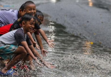 kehujanan bikin sakit mitos vs fakta kesehatan musim hujan