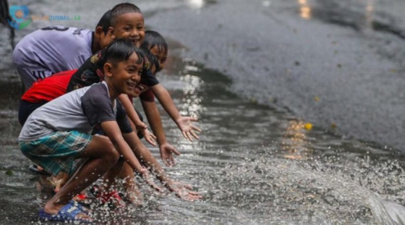 kehujanan bikin sakit mitos vs fakta kesehatan musim hujan
