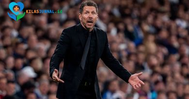 Diego Simeone Puji Barcelona dan Hansi Flick: Seolah Memainkan Olahraga Berbeda